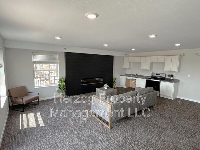 Building Photo - 1031 30th St NW