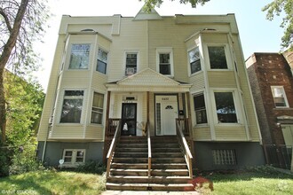Building Photo - 6422 S Rhodes Ave
