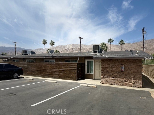 Foto del edificio - 51099 Eisenhower Dr