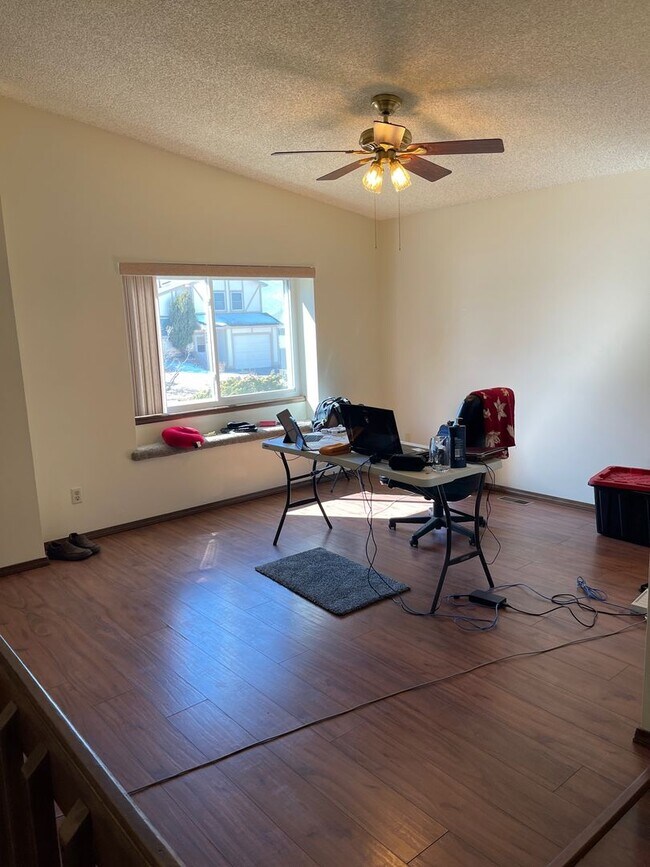 Foto del edificio - 4 Bedroom Rancher off of Powers