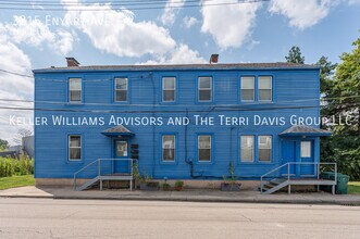Building Photo - 3215 Enyart Ave