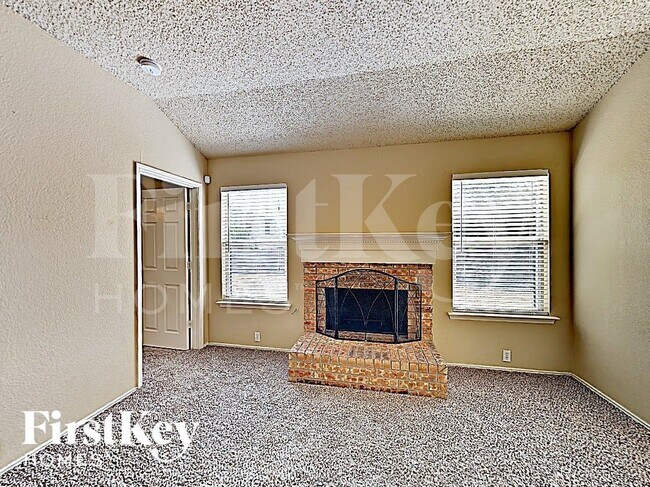 Foto del edificio - 208 Amber Ridge Dr