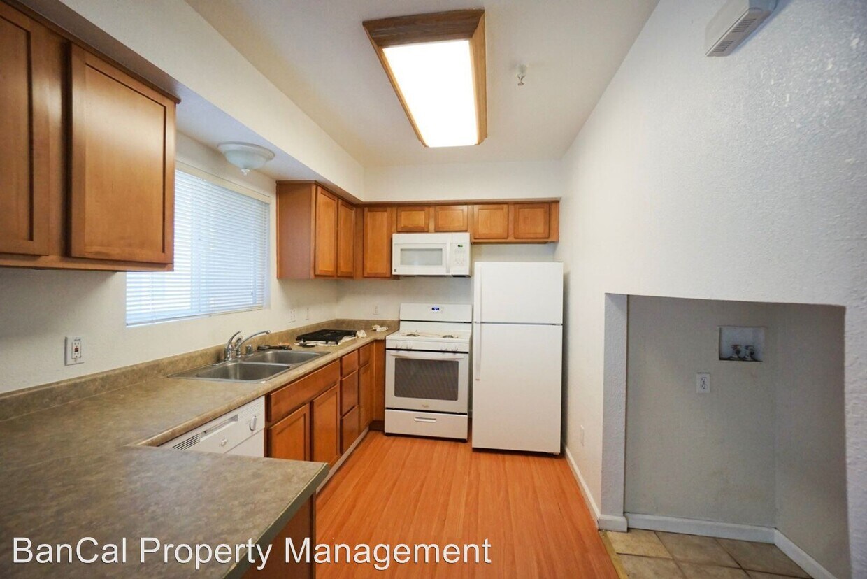 Foto principal - 6920 Commerce Blvd