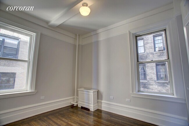 Building Photo - 250 W 104th St