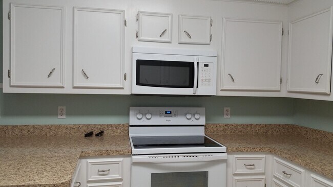 Foto del edificio - 1200 Black Walnut Ct