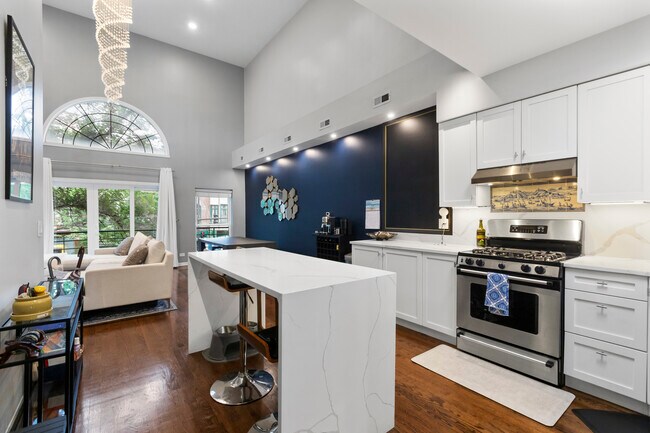 Foto del edificio - 1754 W Division St