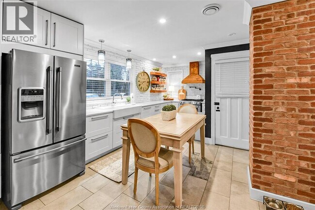 Photo du bâtiment - 2735 Mark Ave