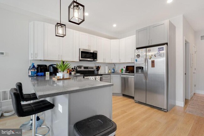 Foto del edificio - 1702 Point Breeze Ave