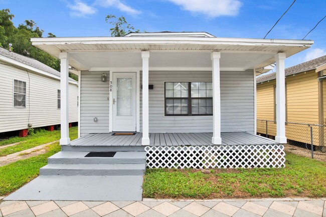 Building Photo - Furnished Downtown Pensacola Home For Rent