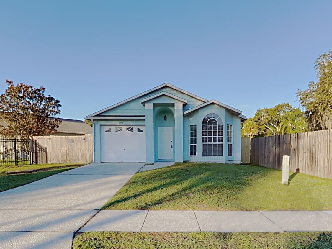 Primary Photo - 7226 Edgewater Shores Ct