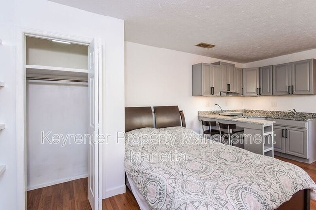 Foto del edificio - 1312 Brandl Dr SW