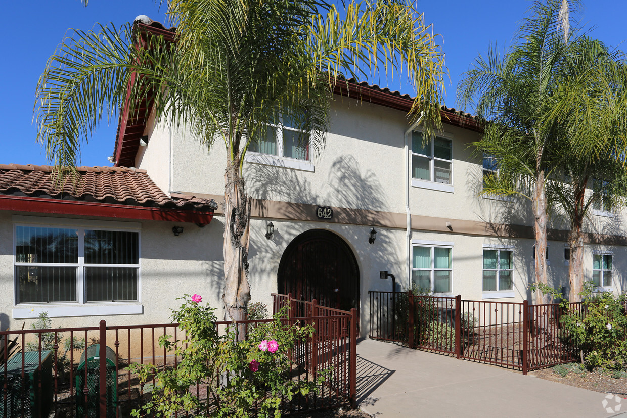 Primary Photo - Pacifica Sunrise Apartments/Condominiums