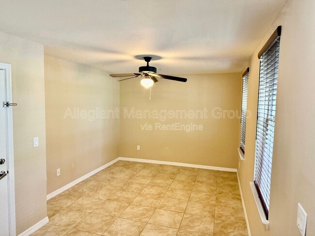 Building Photo - 1048 Waterside Dr