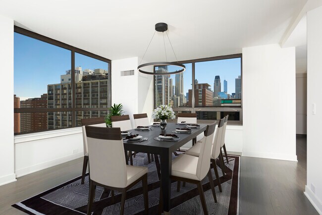 Foto del edificio - 1410 N State Pkwy