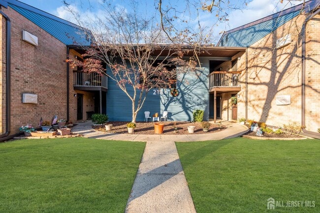 Building Photo - 218 Medford Ct