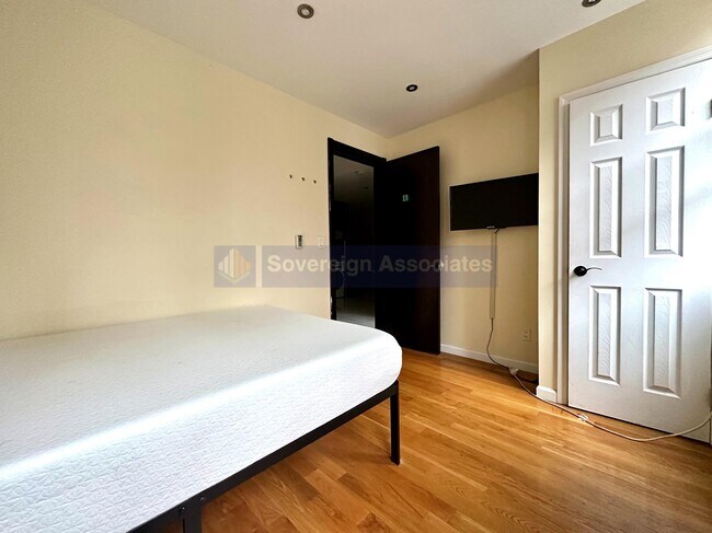 Foto del edificio - 15 West 107th Street