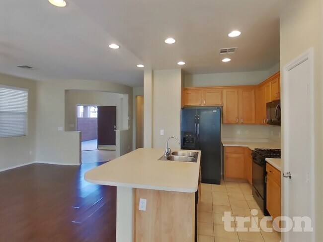 Foto del edificio - 9155 Wine Cellar Ave