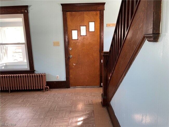 Building Photo - 539 Thelma Ave