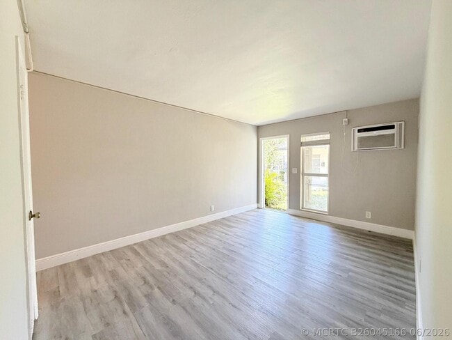 Building Photo - 809 2nd St