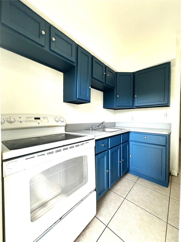 Primary Photo - 146 NW 40th Ct