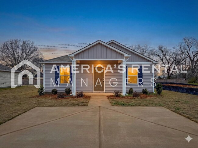 Foto del edificio - Modern Three Bedroom with Open Layout for Rent in Tuscaloosa, AL!  AVAILABLE NOW!!