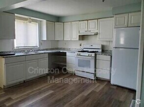 Building Photo - 108 Grove St