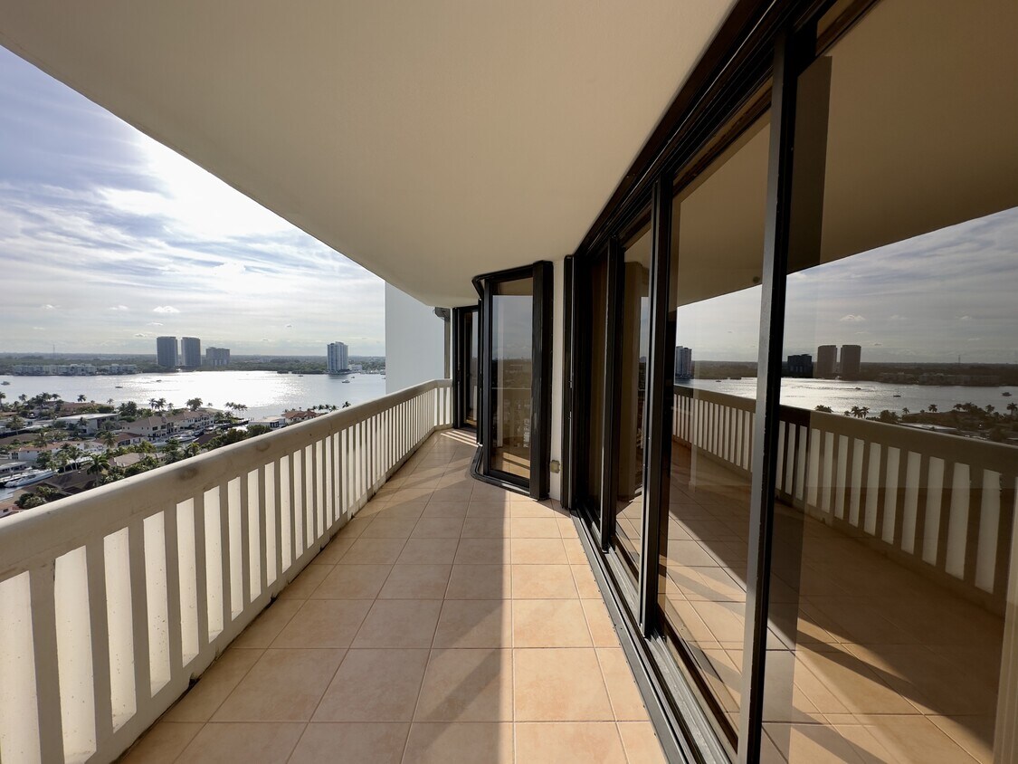 2000 Island Blvd, North Miami Beach, FL 33160 Condo for Rent in North