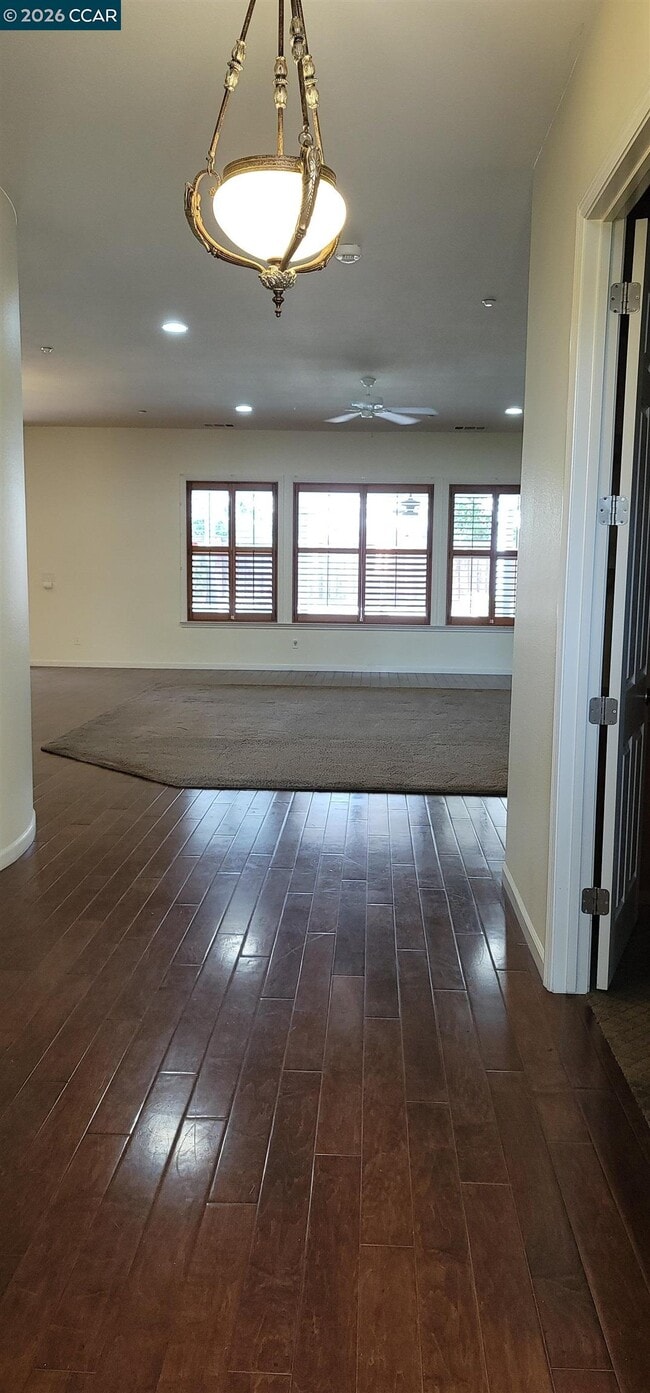 Foto del edificio - 2321 Star Lilly St