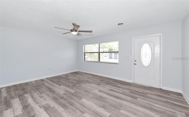 Building Photo - 4505 18th Ave W