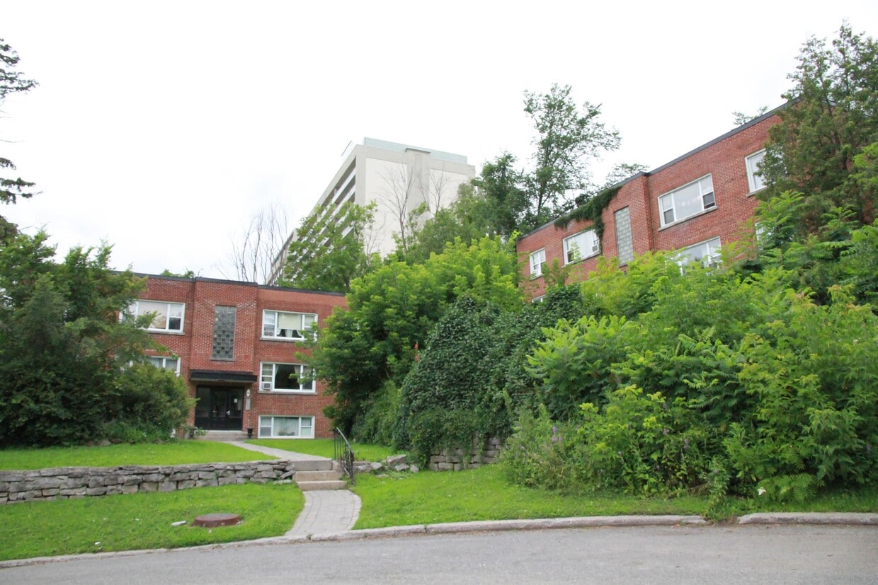 Photo du bâtiment - 22 Chapleau Ave