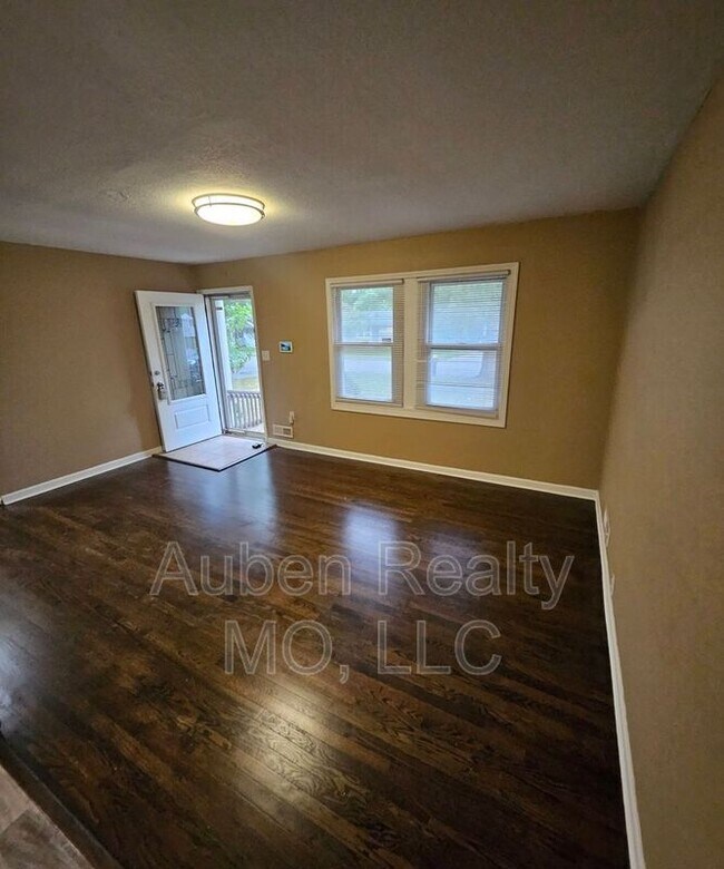 Foto del edificio - 7400 E 109th St