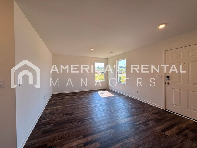 Foto del edificio - Coming Soon! Available to View NOW!!!