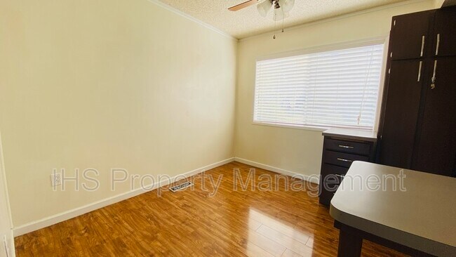 Foto del edificio - 502 Delafield Ave