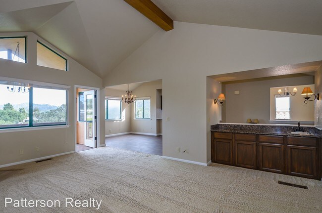 Foto del edificio - 6447 Fiddleneck Ln
