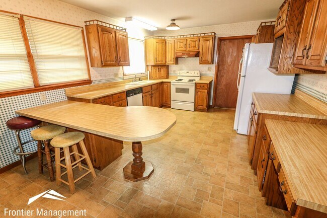 Foto del edificio - Lovely Single Family Home with Spacious Li...