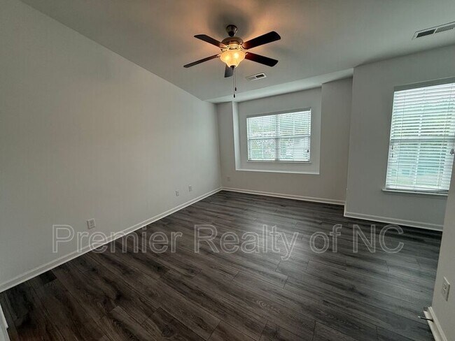 Foto del edificio - 5448 Farm House Trail