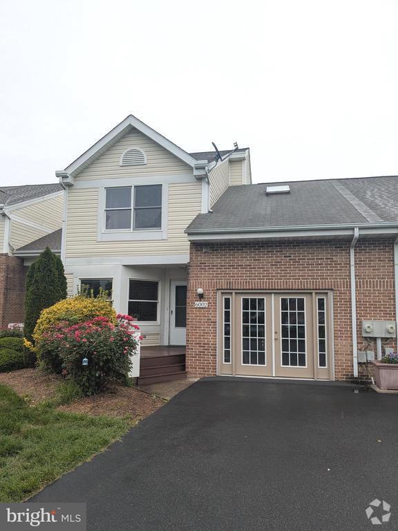 Building Photo - 6002 Bridgepointe Dr