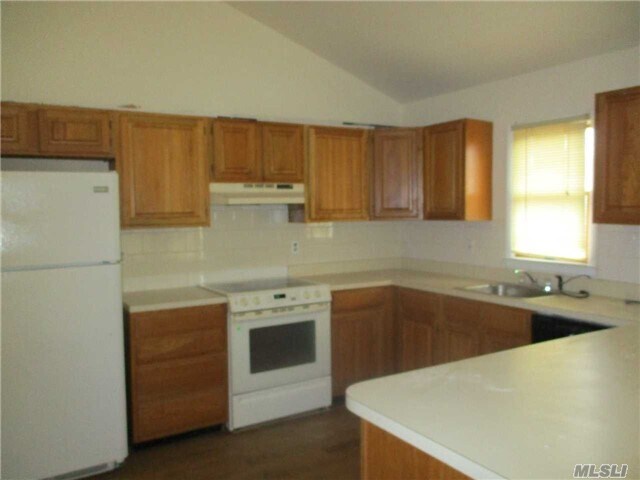 Building Photo - 274 S Lenox Ave