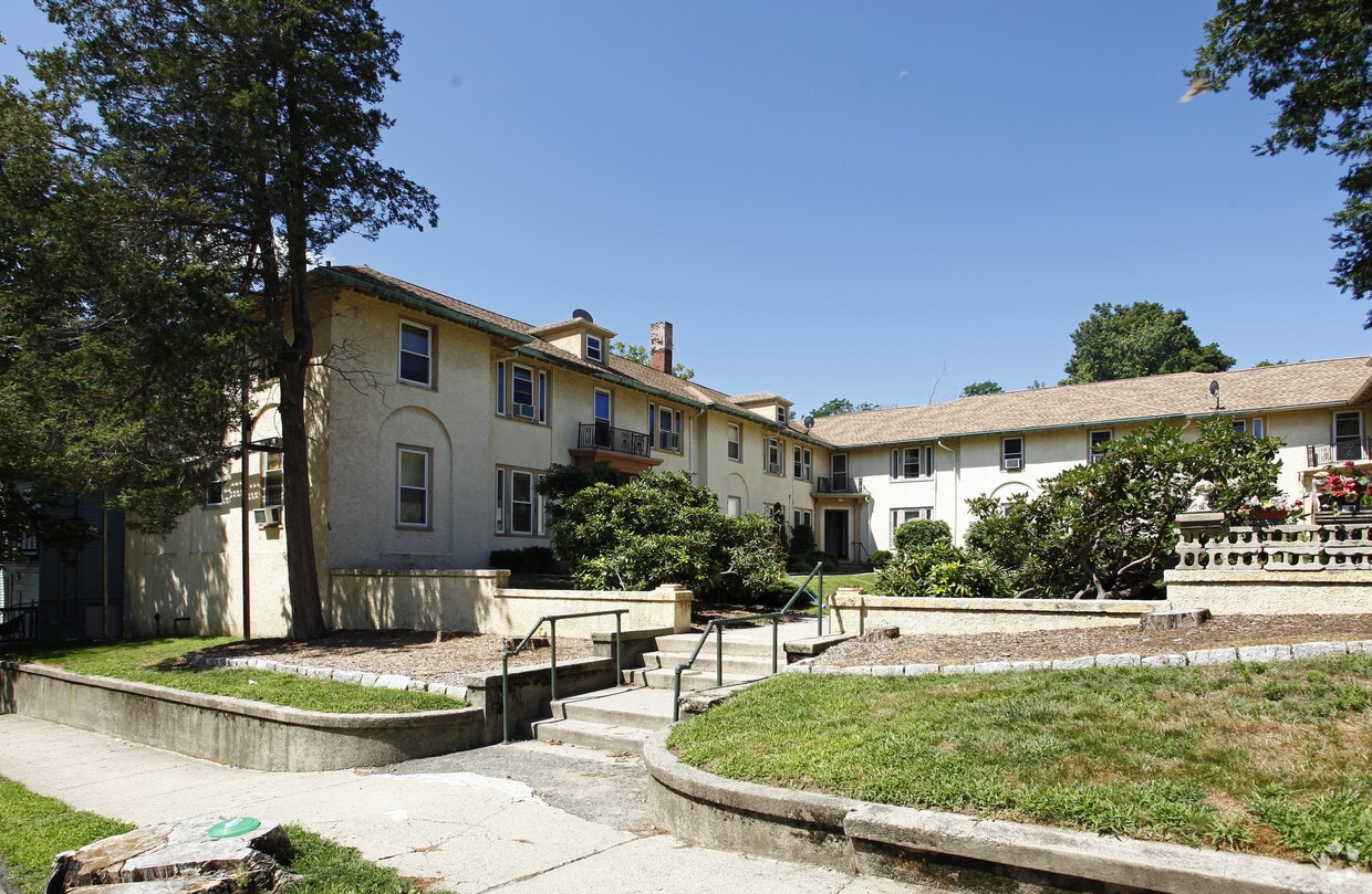 Building Photo - 22-28 Webster St