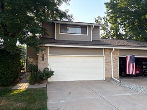 Building Photo - 7144 S Vine Cir E