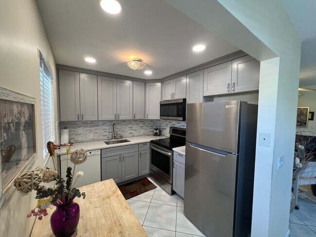 Foto del edificio - 43 Fanshaw Dr