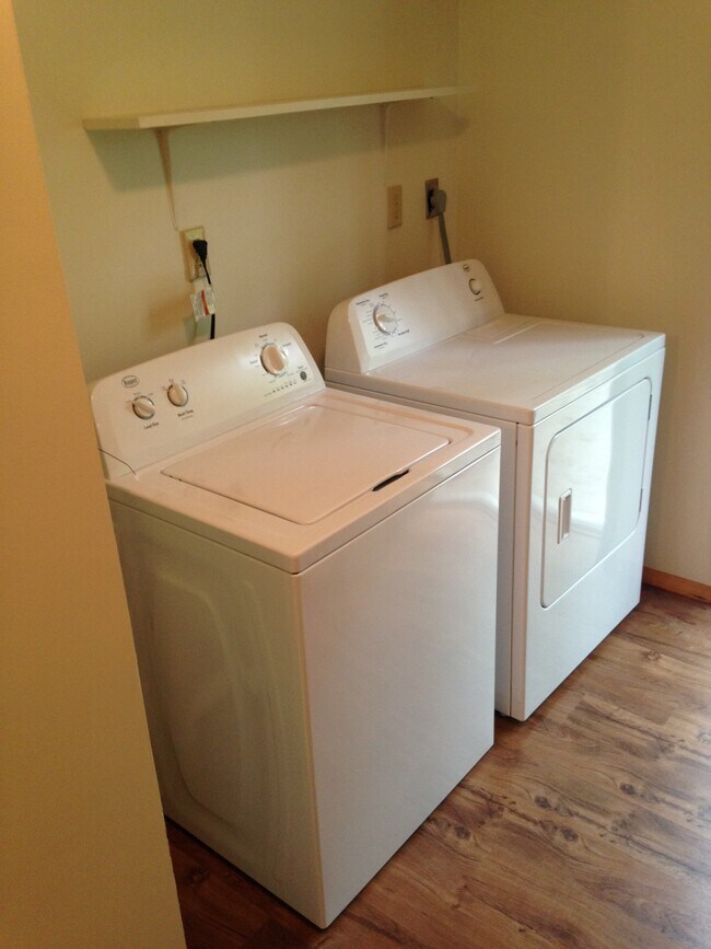 Washer/Dryer included - 5497 E Grand Rd