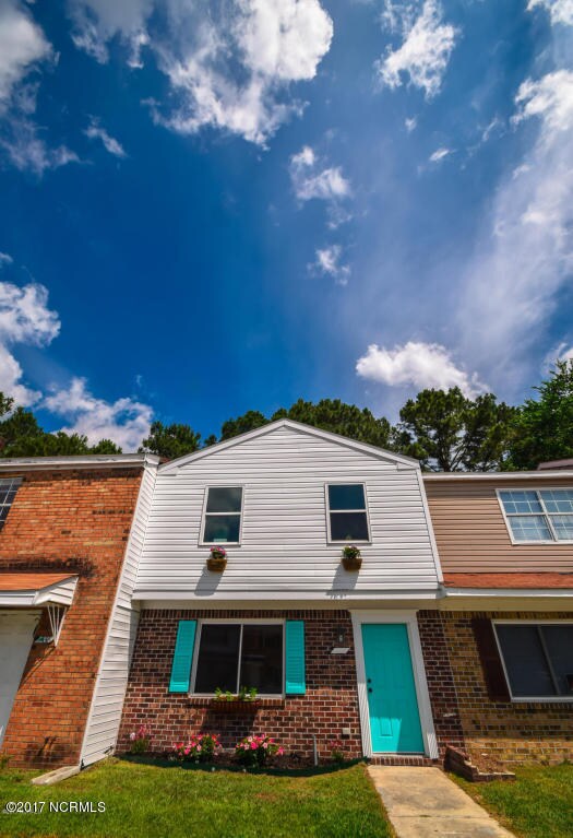 434 Myrtlewood Cir, Jacksonville, NC 28546 Townhome Rentals in