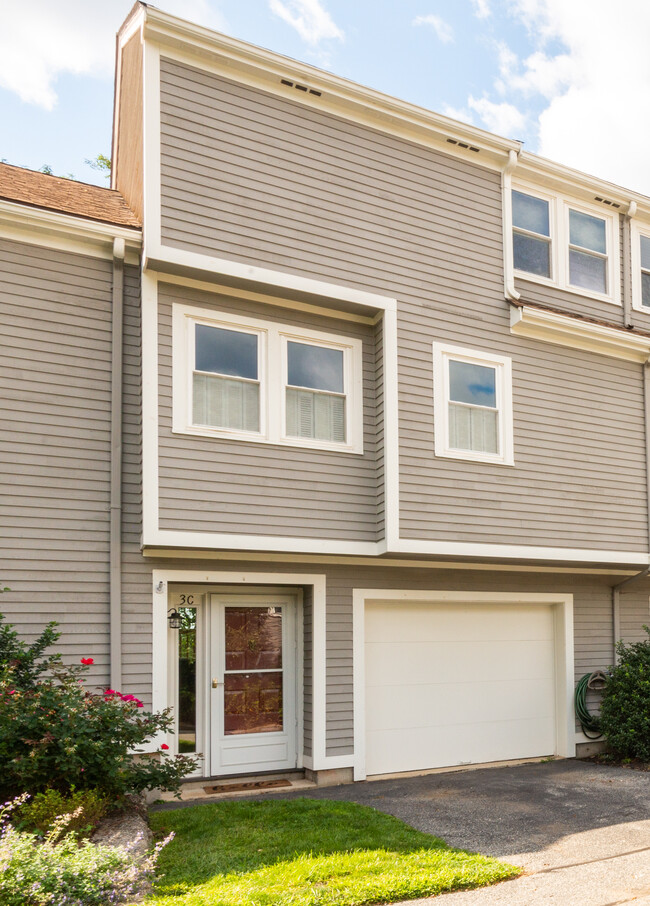 3 Dewey Dr, Salem, Ma 01970 - Townhome Rentals In Salem Ma 