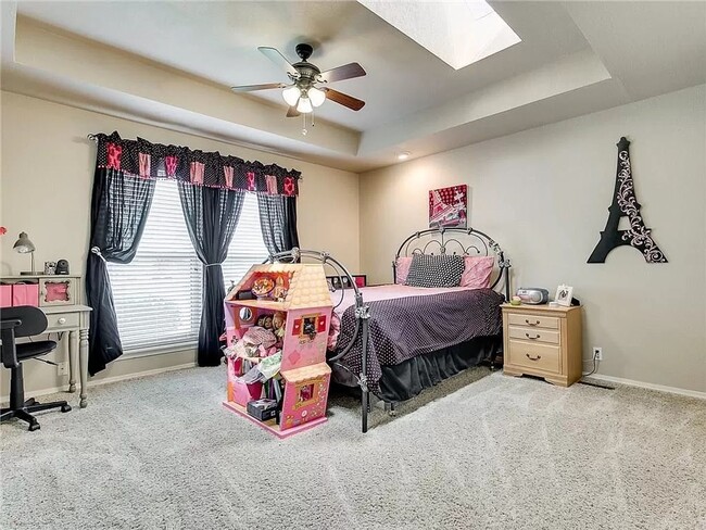 Building Photo - * * * $300 Move-in Special * * * Spacious and Beautiful 4 Bedroom / 2 Bathroom home in Edmond! * ...