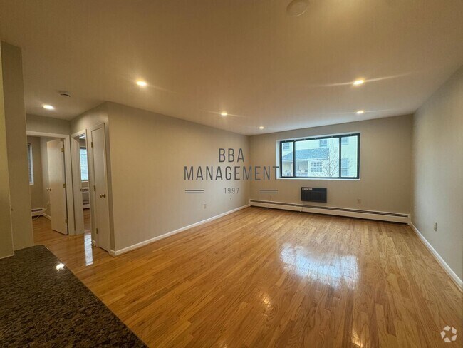 Building Photo - 28 Brentwood St