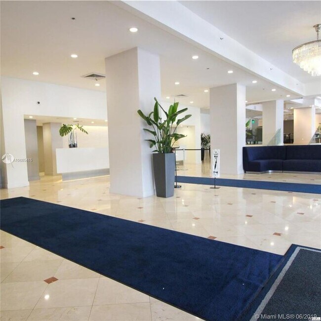 Foto del edificio - 100 Lincoln Rd