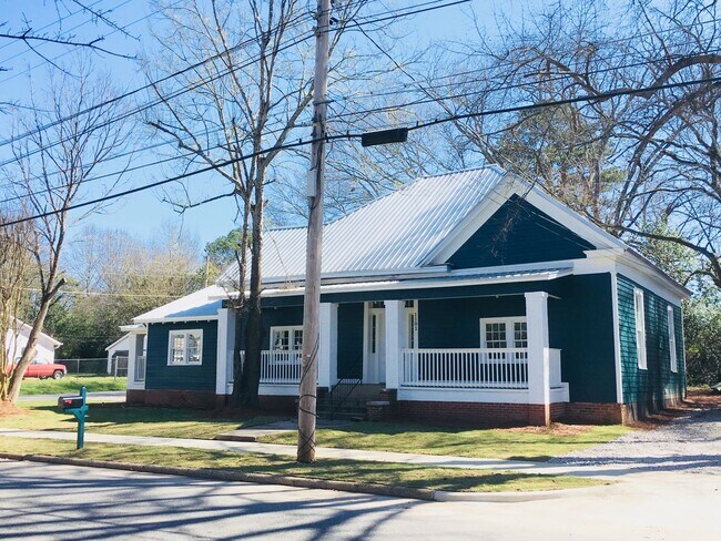 Foto del edificio - Opelika property near Downtown!