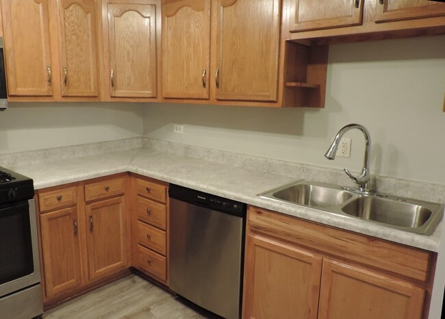 Foto del edificio - 204 E Bailey Rd