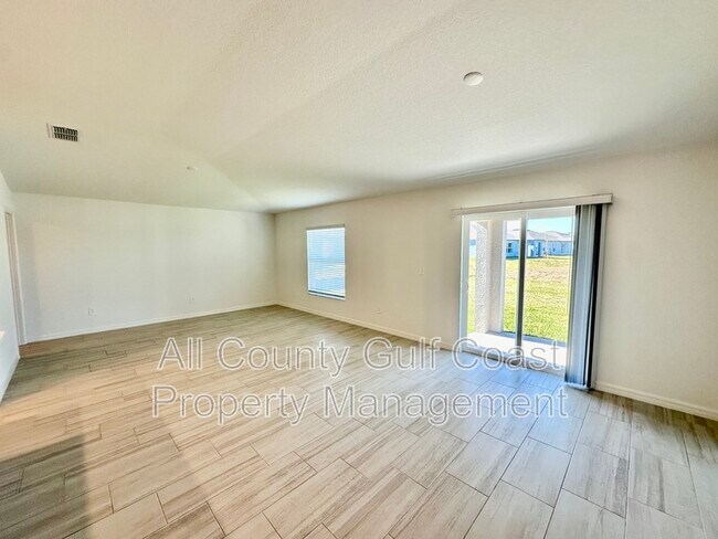 Foto del edificio - 8725 Sunset Pk Trl S